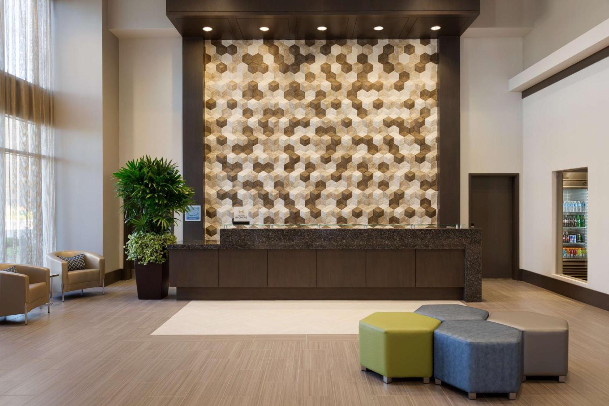 Embassy Suites By Hilton Удландс Екстериор снимка