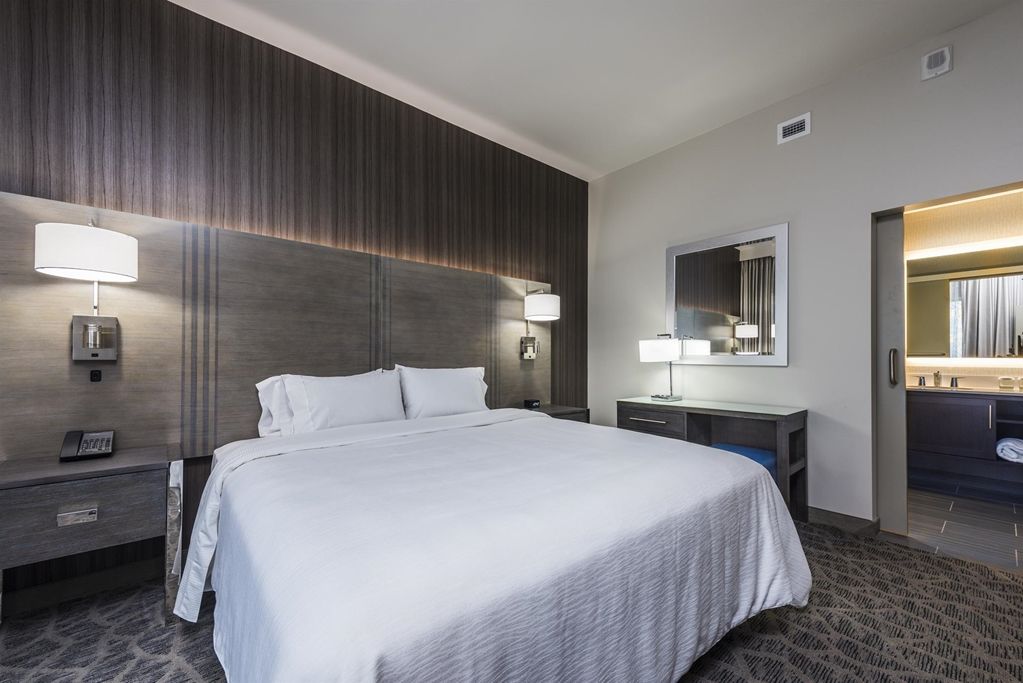 Embassy Suites By Hilton Удландс Стая снимка