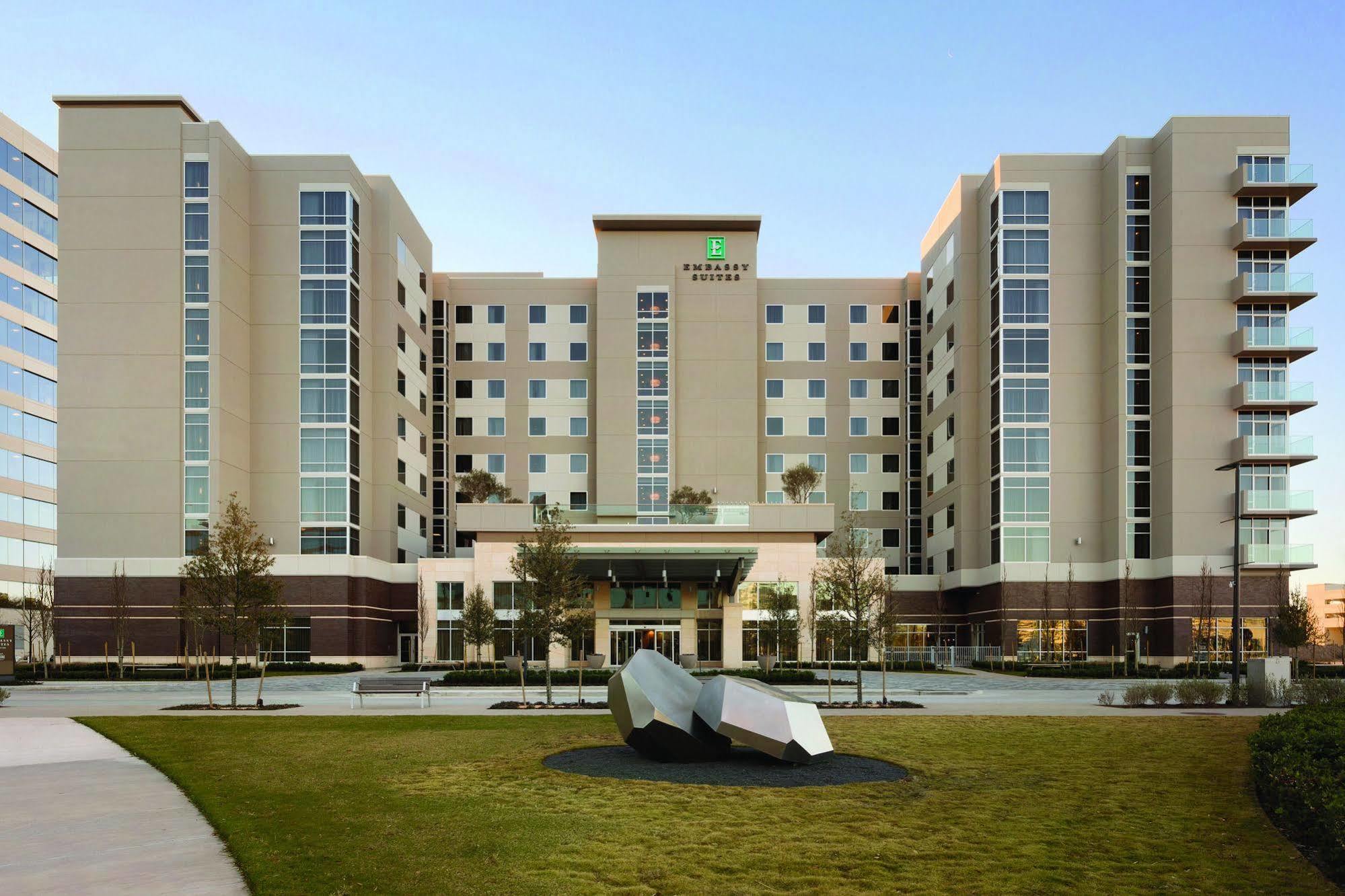Embassy Suites By Hilton Удландс Екстериор снимка